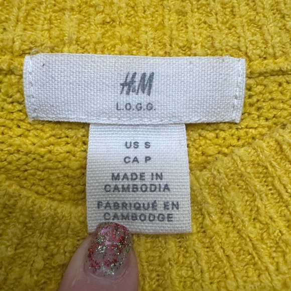 H&M Bright Yellow Women's Turtleneck Sweater - Picture 2 of 3